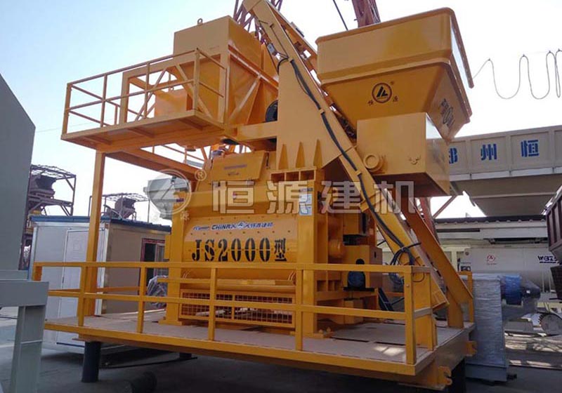 混凝土攪拌機出現(xiàn)抱軸的原因是什么？