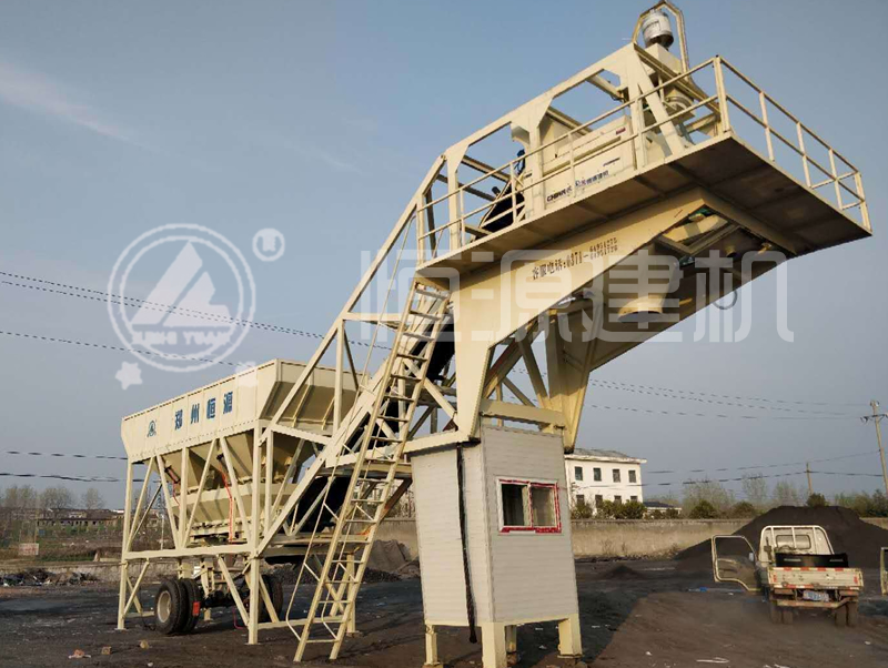 一體式車載小型移動攪拌站多少錢？免基礎(chǔ)混凝土攪拌站產(chǎn)能怎么樣？