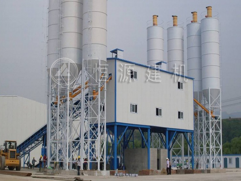 投資年產(chǎn)40萬(wàn)方商品砼攪拌站費(fèi)用？一套180攪拌站的生產(chǎn)設(shè)備多少錢(qián)？