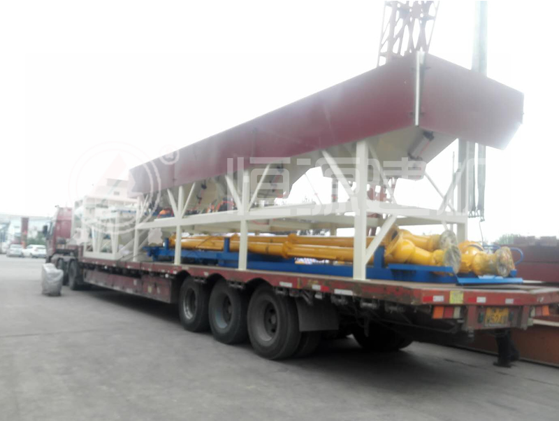 90攪拌站設備發(fā)貨現(xiàn)場