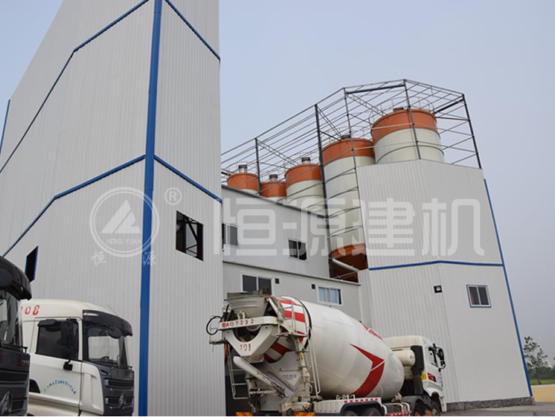雙180攪拌站年利潤是多少？雙180的攪拌站每日產(chǎn)量是多少？