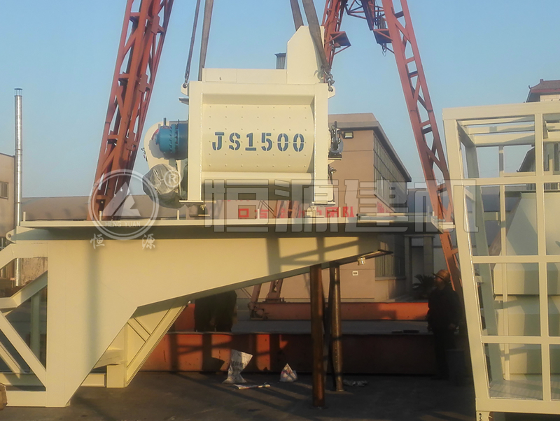 車載移動攪拌站主機(jī)吊裝