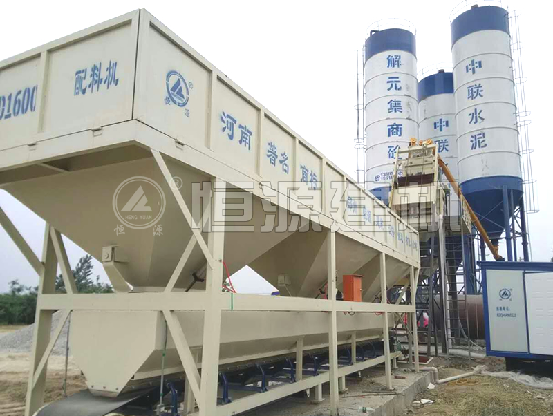 js1000混凝土攪拌站設(shè)備多少錢？1000攪拌站生產(chǎn)廠家如何選擇？