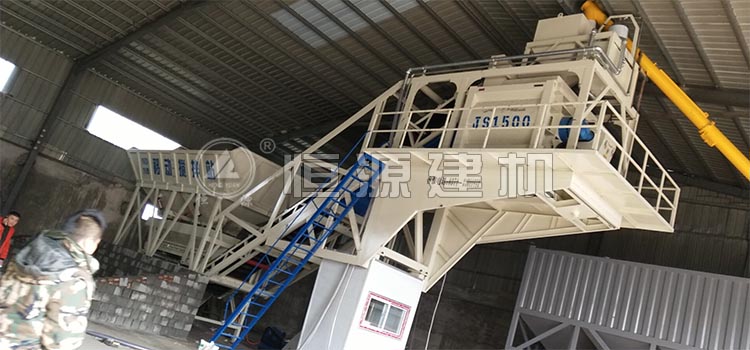 山東臨沂75型移動攪拌站，客戶安裝現(xiàn)場