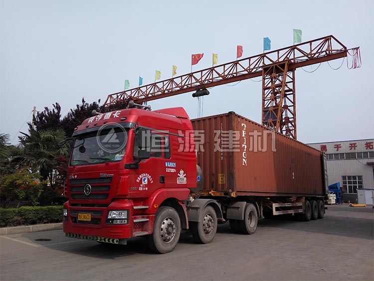 集裝箱排隊(duì)裝車(chē)，恒源建機(jī) 讓河南離世界越來(lái)越近