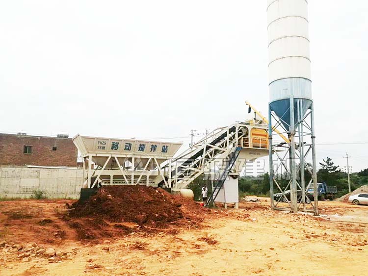 湖南長沙定制的仕高瑪主機YHZS75型移動攪拌站安裝完畢，開始試機