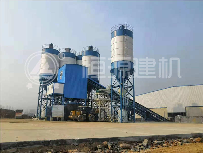 穩(wěn)定土拌合站型號(hào)的選擇，要根據(jù)實(shí)際情況而定